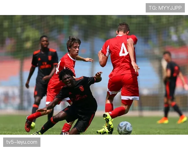 标杆防守：标准列日如何以铁血防线重塑现代足球战术格局