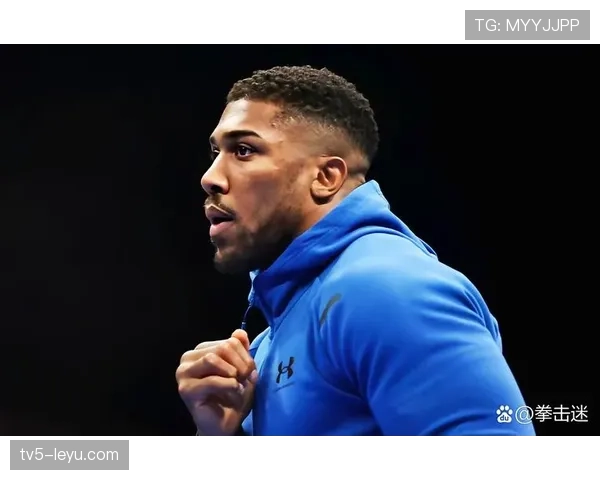 安东尼·约书亚一顿训练餐的账单，瞬间毁掉我理财三年的自尊